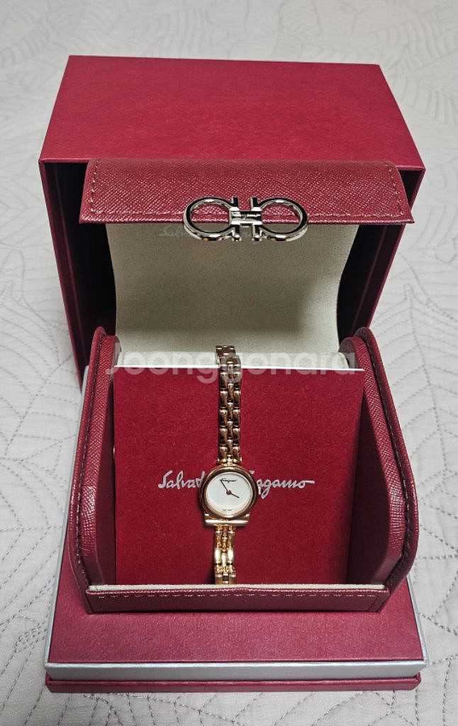 페라가모 간치니 로즈골드 여성 시계--0