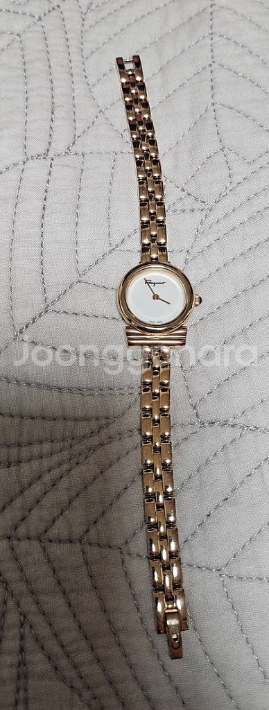 페라가모 간치니 로즈골드 여성 시계--1