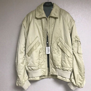 솔리드 MA-1 패딩 점퍼