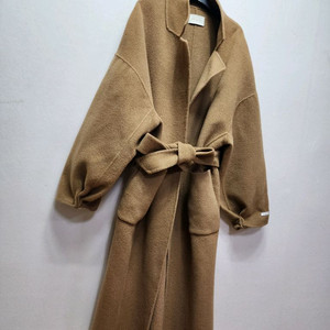 모이블레 울소재 롱 핸드메이드코트