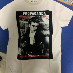 아크네 스튜디오 프로파간다 티셔츠