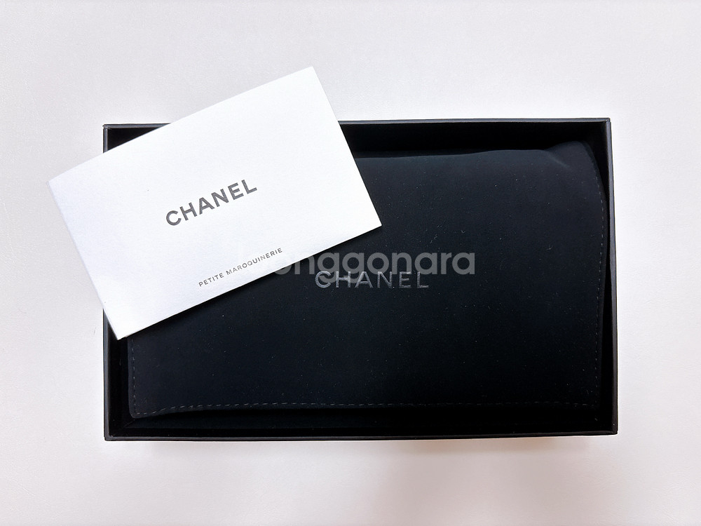 샤넬 클래식 중지갑 은장 캐비어스킨--5