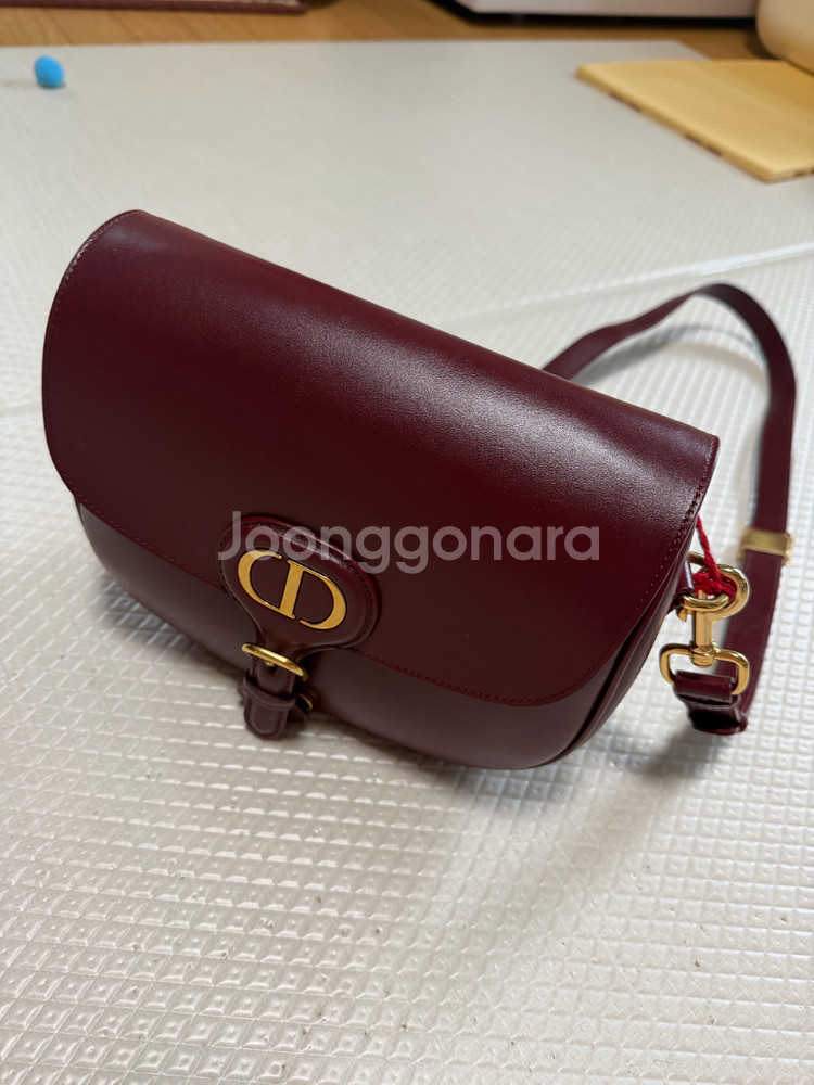 디올 바비백 버건디레드 미듐사이즈 급처합니다 (실착 5회 미만)--1