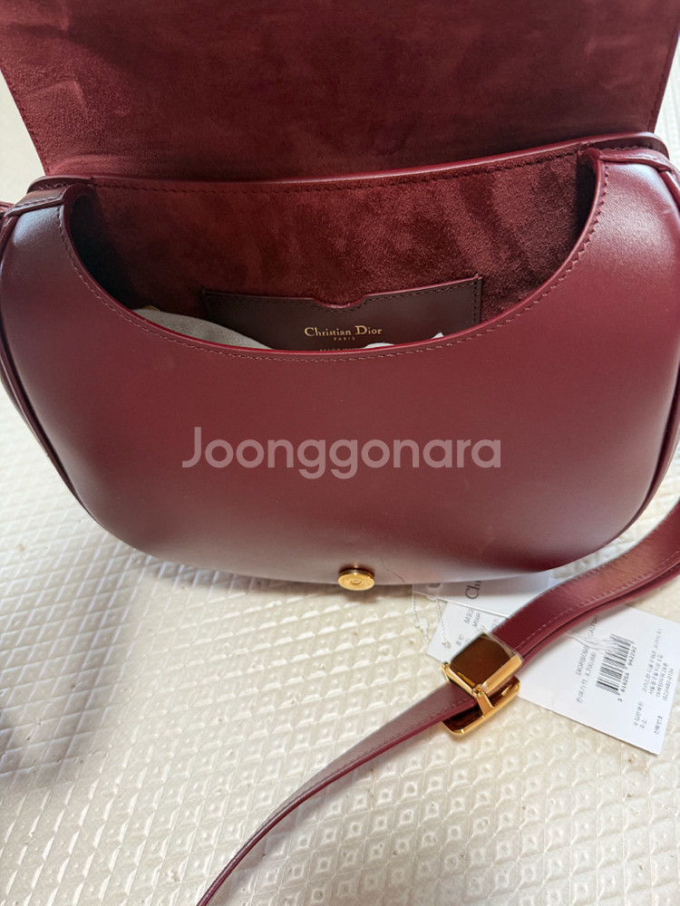 디올 바비백 버건디레드 미듐사이즈 급처합니다 (실착 5회 미만)--8