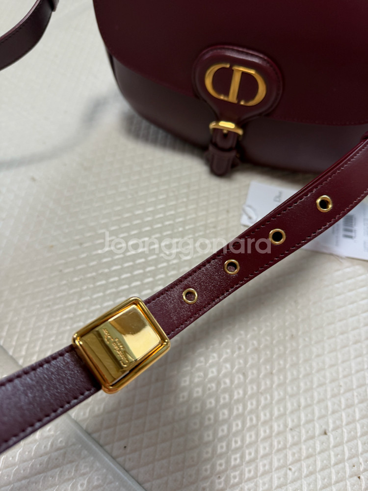 디올 바비백 버건디레드 미듐사이즈 급처합니다 (실착 5회 미만)--6