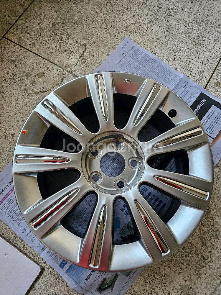 뉴에쿠스 vi/순정17인치/중고휠 1개/개인/팝니다.--1