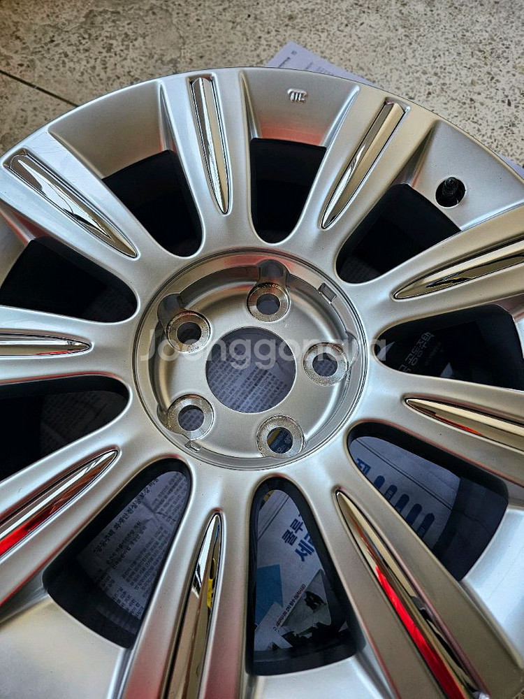 뉴에쿠스 vi/순정17인치/중고휠 1개/개인/팝니다.--3