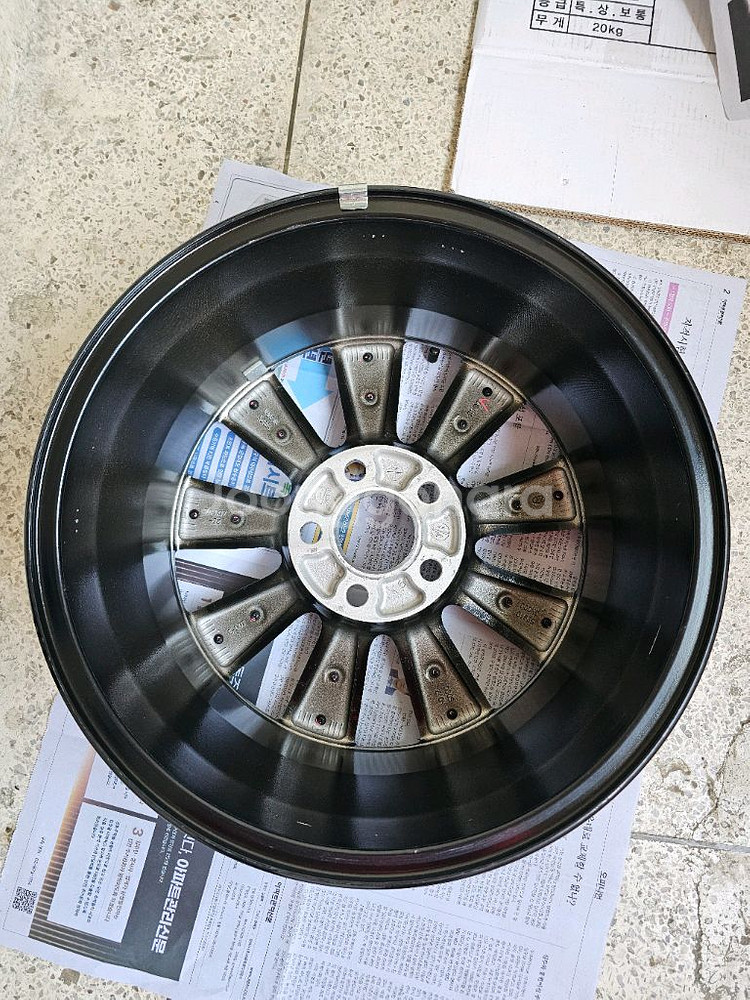 뉴에쿠스 vi/순정17인치/중고휠 1개/개인/팝니다.--8