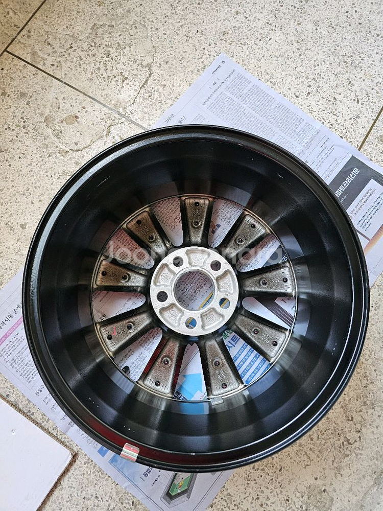 뉴에쿠스 vi/순정17인치/중고휠 1개/개인/팝니다.--9