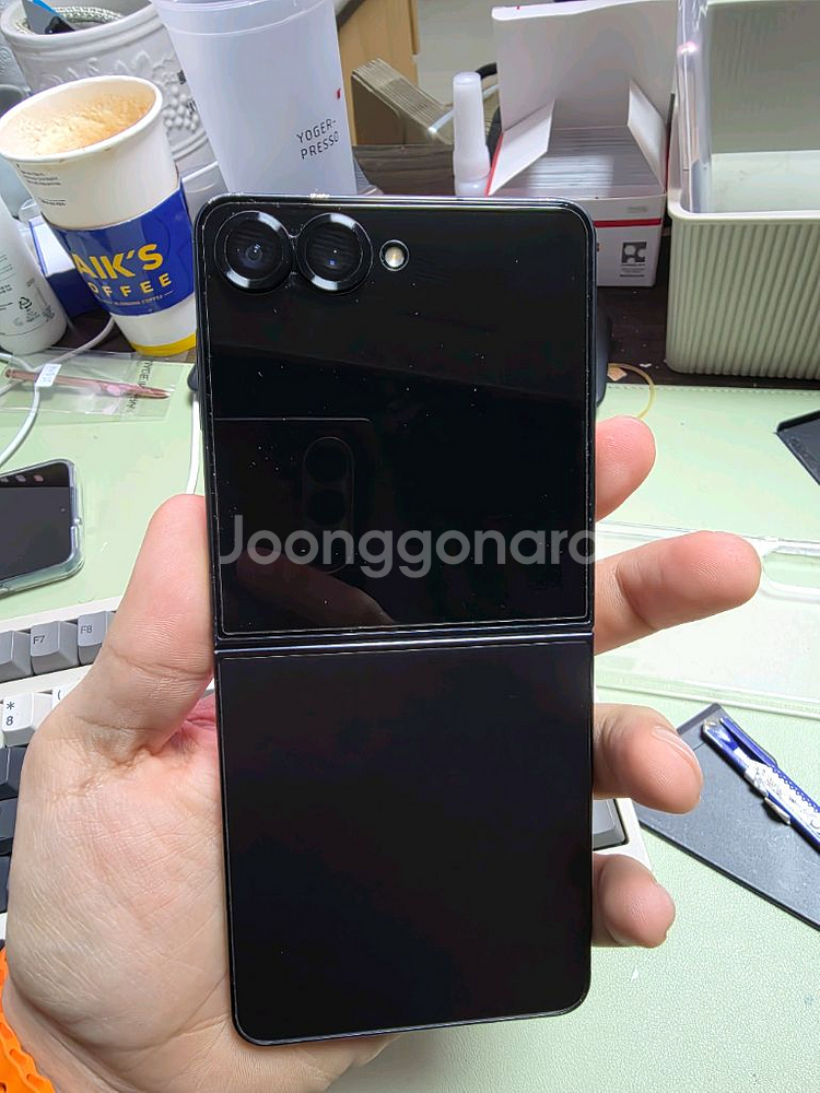 (7203)갤럭시z플립7 256 깨끗한기기 판매--1