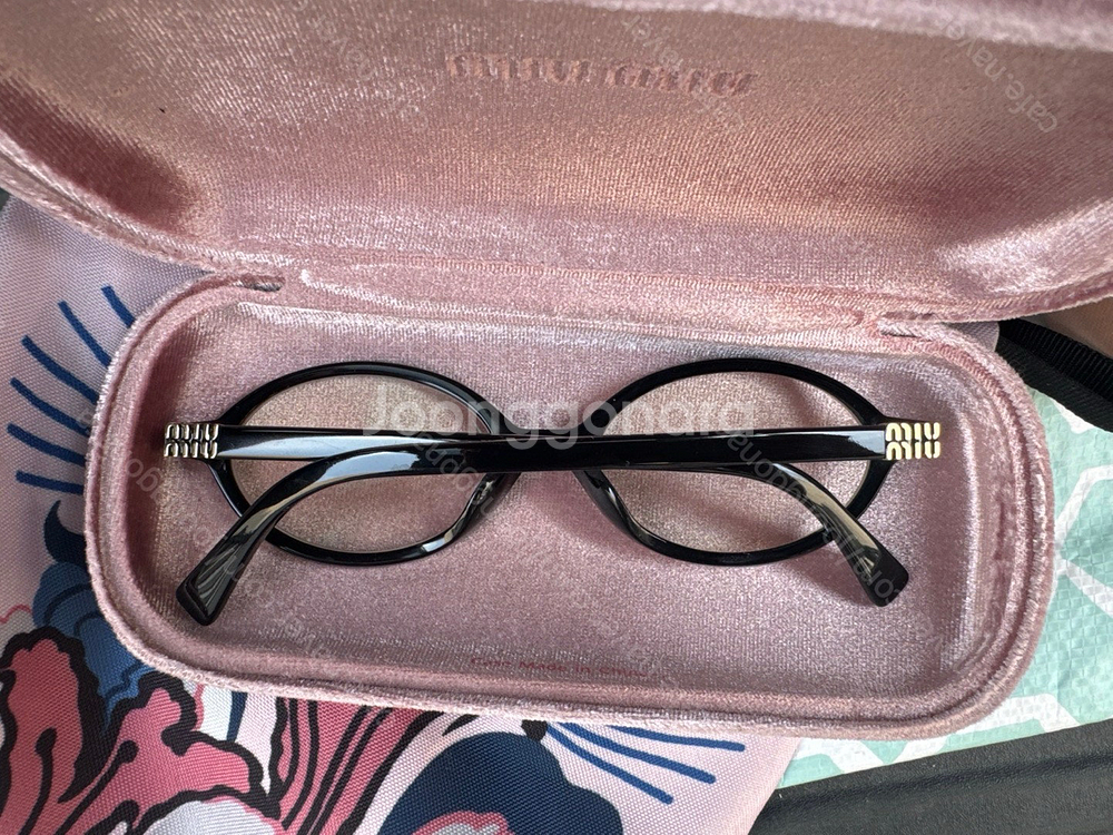 미우미우 블랙프레임 안경테--1