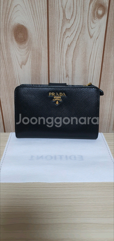 프라다 사피아노 반지갑 정품S급(감정O)루이비통구찌디올--0