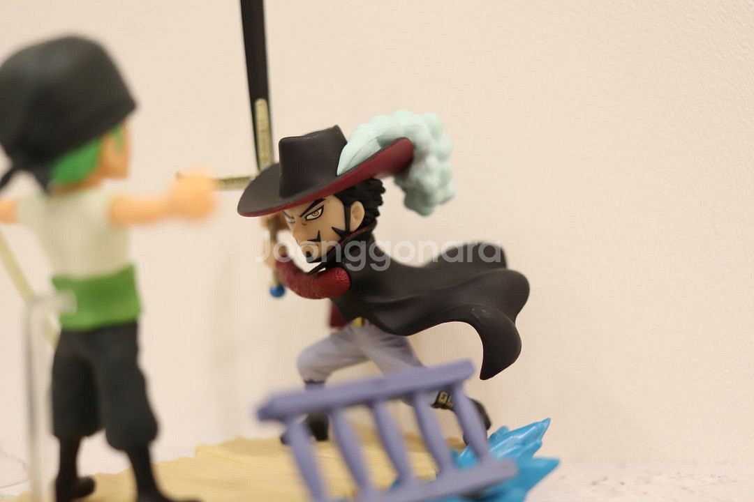 원피스 월드 콜렉터블 피규어 로그 스토리즈 조로 & 미호크--1