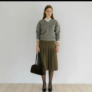 튜드먼트 체크 플리티드 미디 스커트 브라운