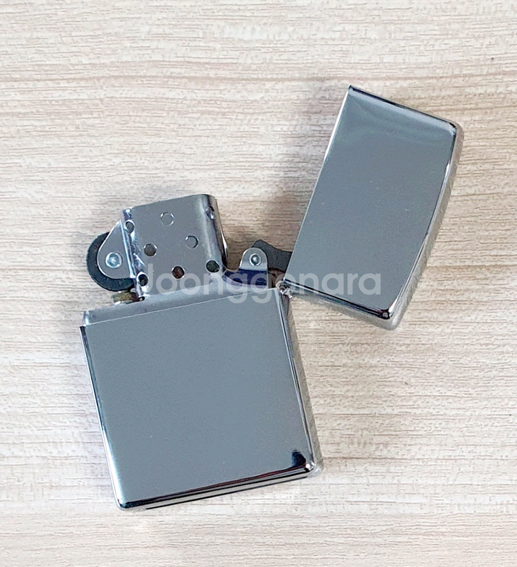 지포 정품 - 레귤러 하이 폴리시 크롬 라이터 - G046--1