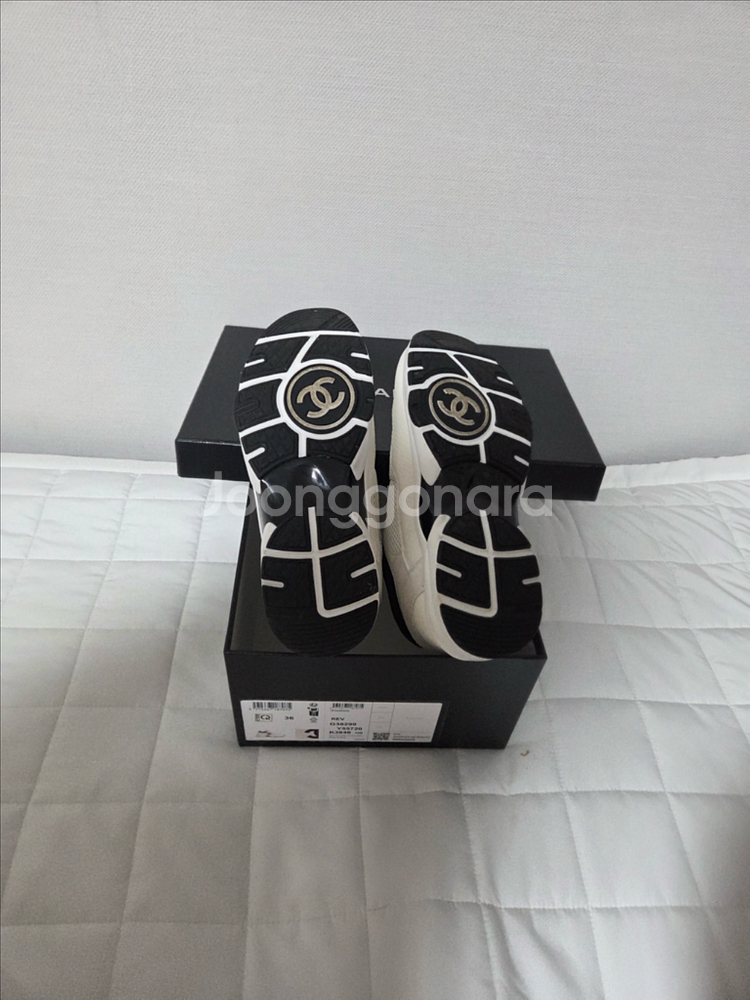 샤넬 CC 로고 테니스 스니커즈 36--1