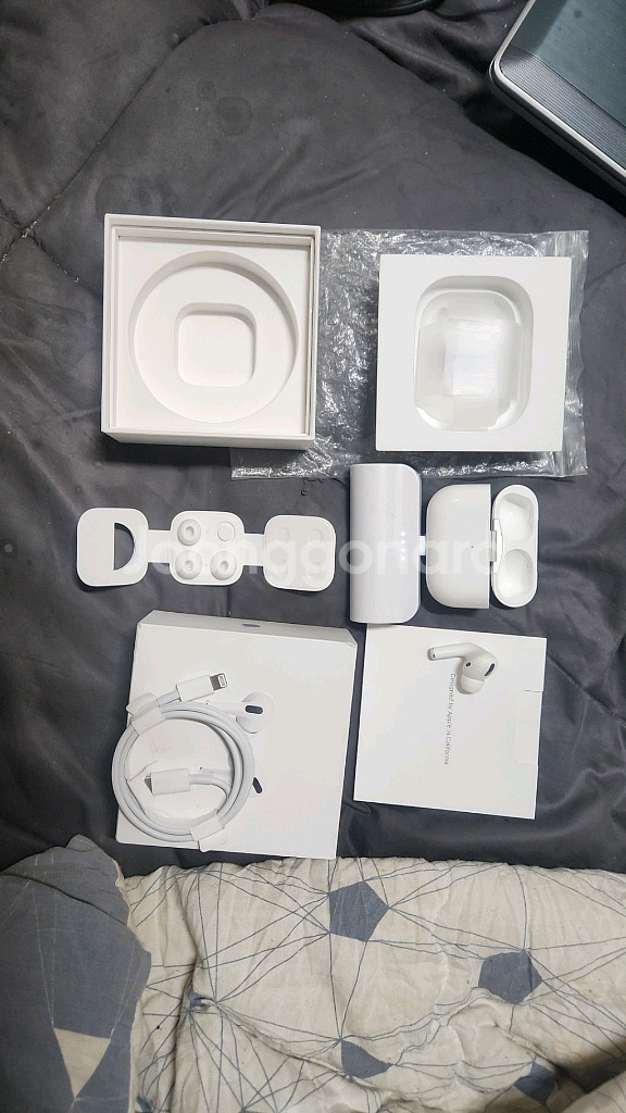 에어팟 프로1 본체.유닛,박스,케이블,보조배터리 해서 판매합니다--0