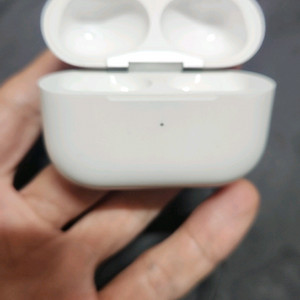 에어팟 프로1 본체만 판매합니다 기능상문제없이 정상작동합니다