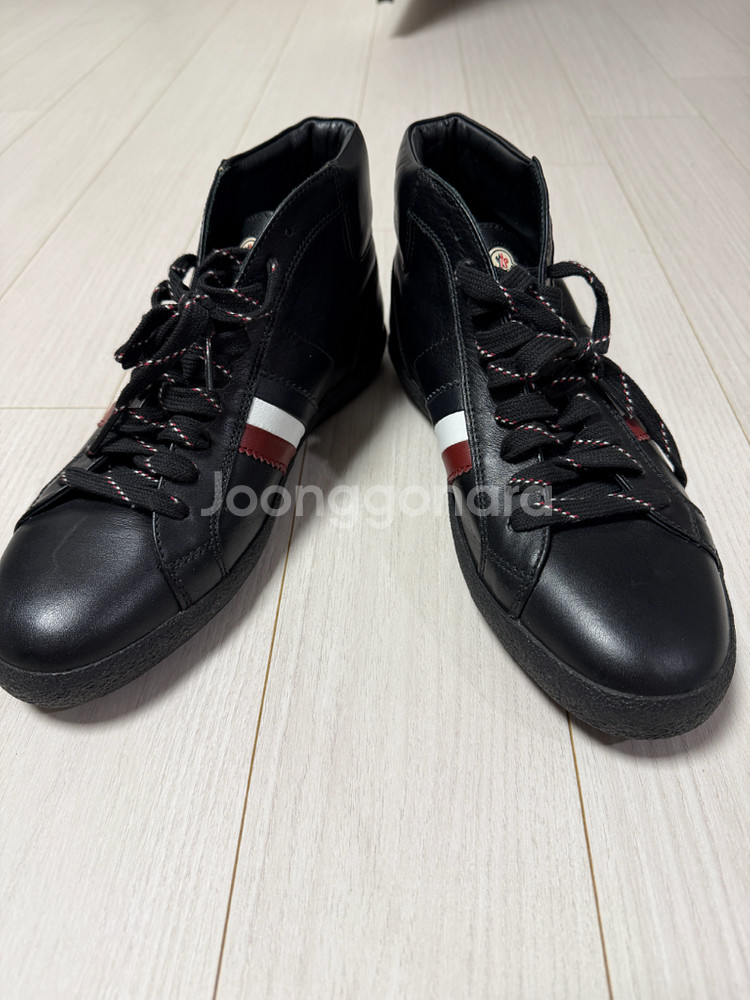 몽클레어 스니커즈 팝니다--1