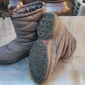 노스페이스 패딩부츠 230