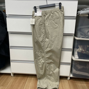 유니클로 와이드파라슈트팬츠 베이지(L)