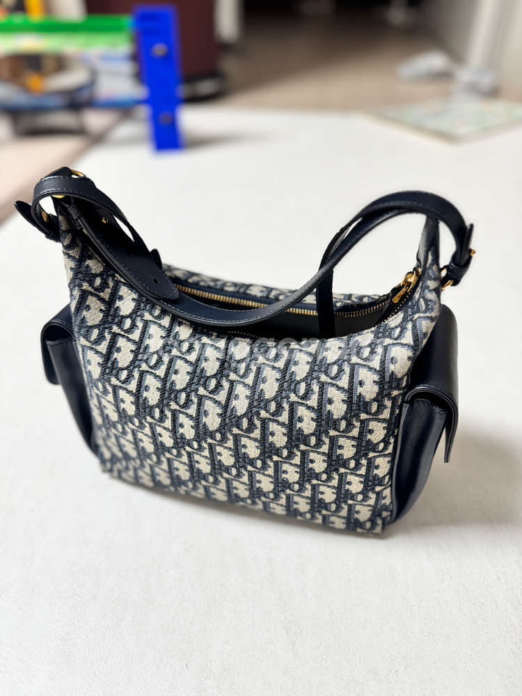 디올 D드림 오블리크 미디움 토트잭--1