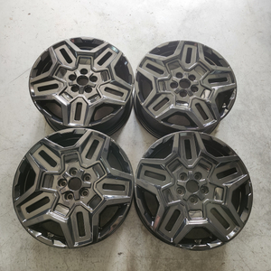 더뉴 싼타페TM 19인치 하이브리드 블랙휠 순정휠 중고휠 팝니다