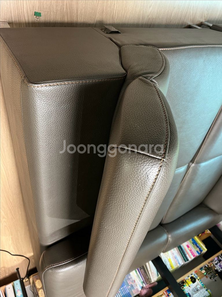 자코모 드렁큰 4인용 가죽 소파--8