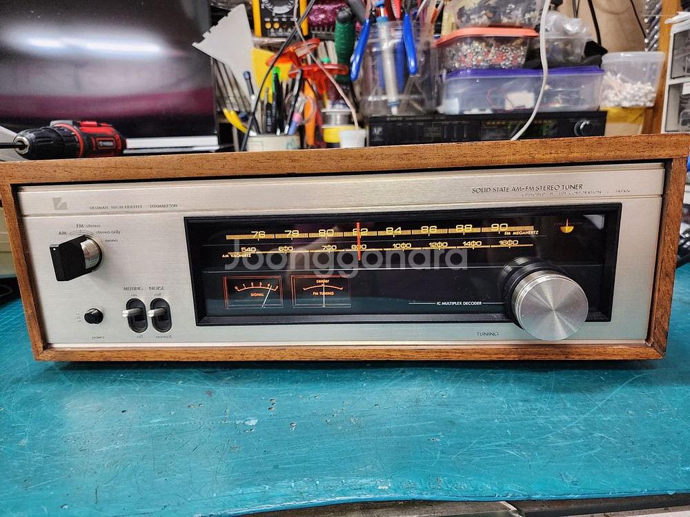 럭스맨 우드형빈티지바리콘튜너 T550 입니다--0