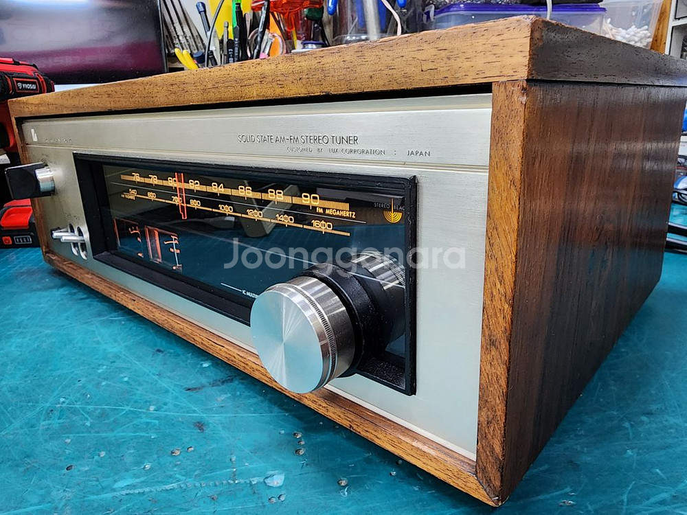 럭스맨 우드형빈티지바리콘튜너 T550 입니다--2