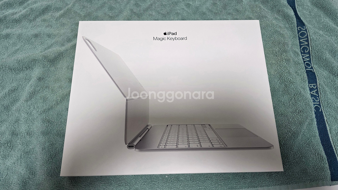 Apple 매직 키보드 - 아이패드 프로 13(M5/M4 모델)용 화이트 MWR43KH/A 팝니다.--0