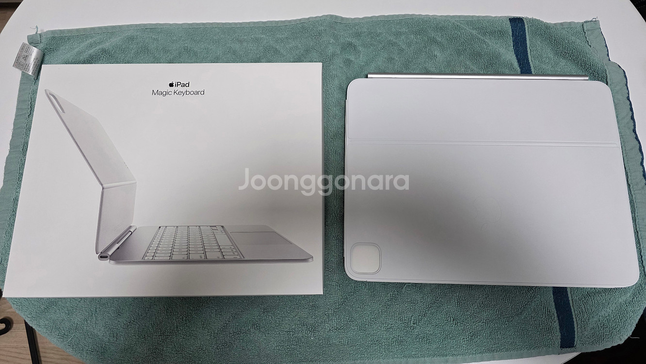 Apple 매직 키보드 - 아이패드 프로 13(M5/M4 모델)용 화이트 MWR43KH/A 팝니다.--2