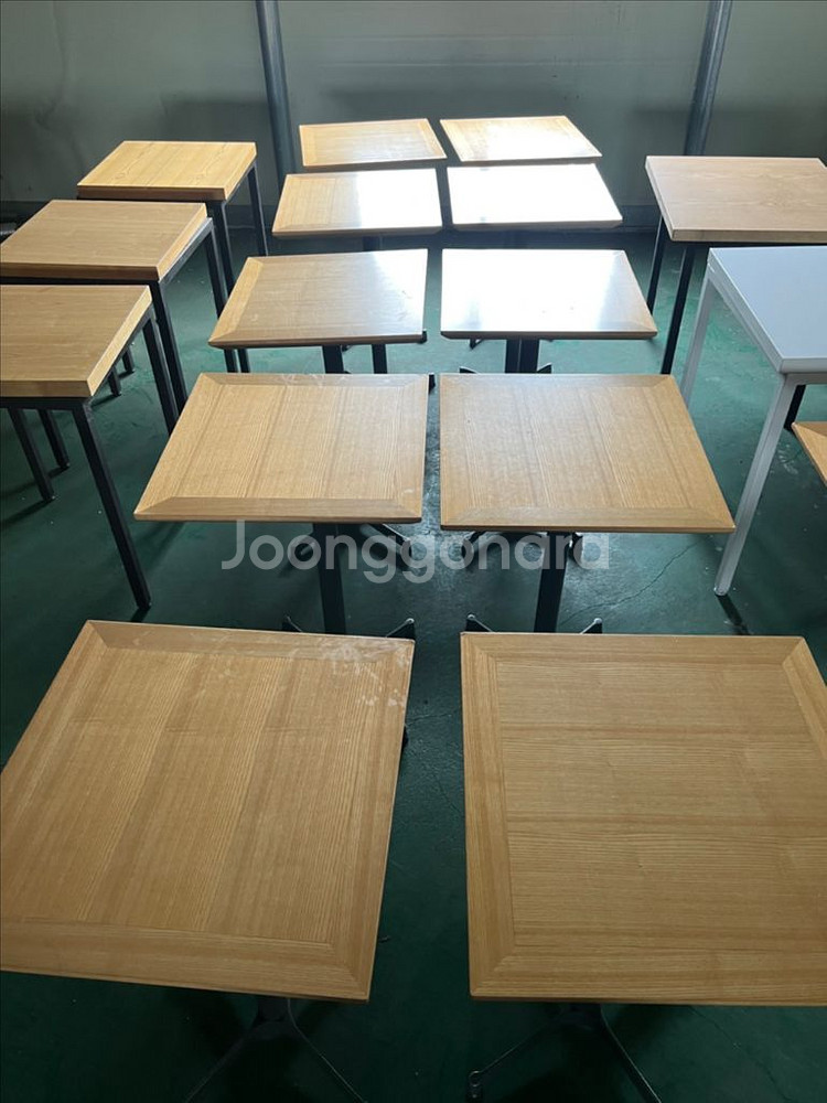 중고테이블 5개 개당 25000원 팝니다--2