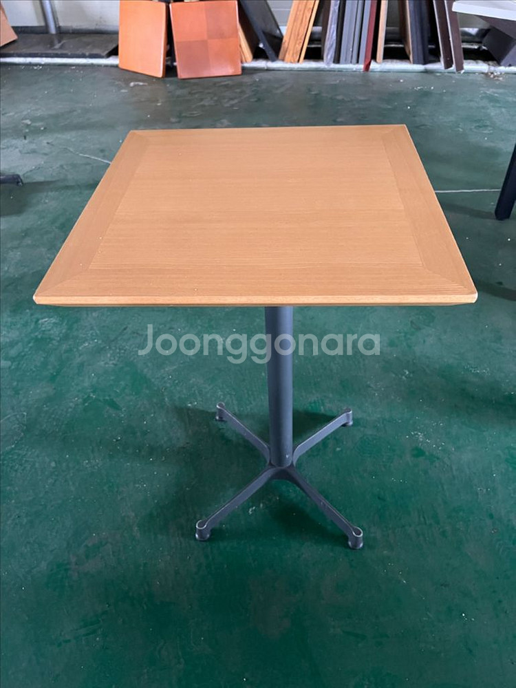 중고테이블 5개 개당 25000원 팝니다--1