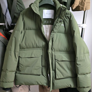 LES DEUX 다크카키 구스 다운 자켓 판매해요.