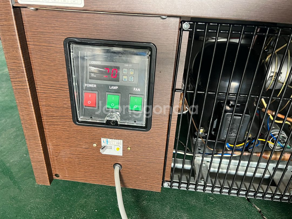 중고쇼케이스 그랜드 우성 1200 사각쇼케이스 80만원--5