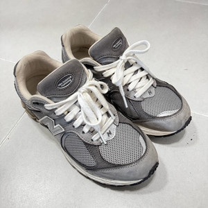 뉴발란스 2002r 260