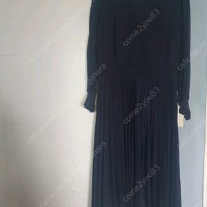 마인 네이비색 플리츠 원피스