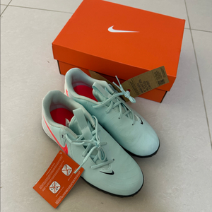 나이키 팬텀 GX2 아카데미 TF 축구화220