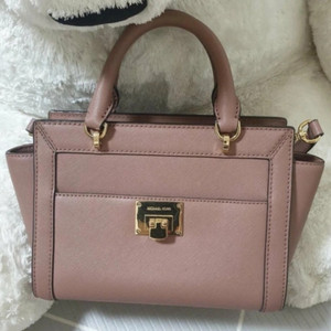 마이클코어스 티나 메신저 토트백 더스티로즈