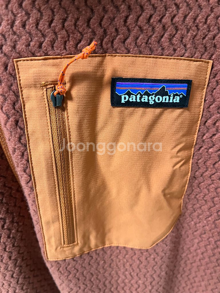 파타고니아 R1 에어 집업 니트--1