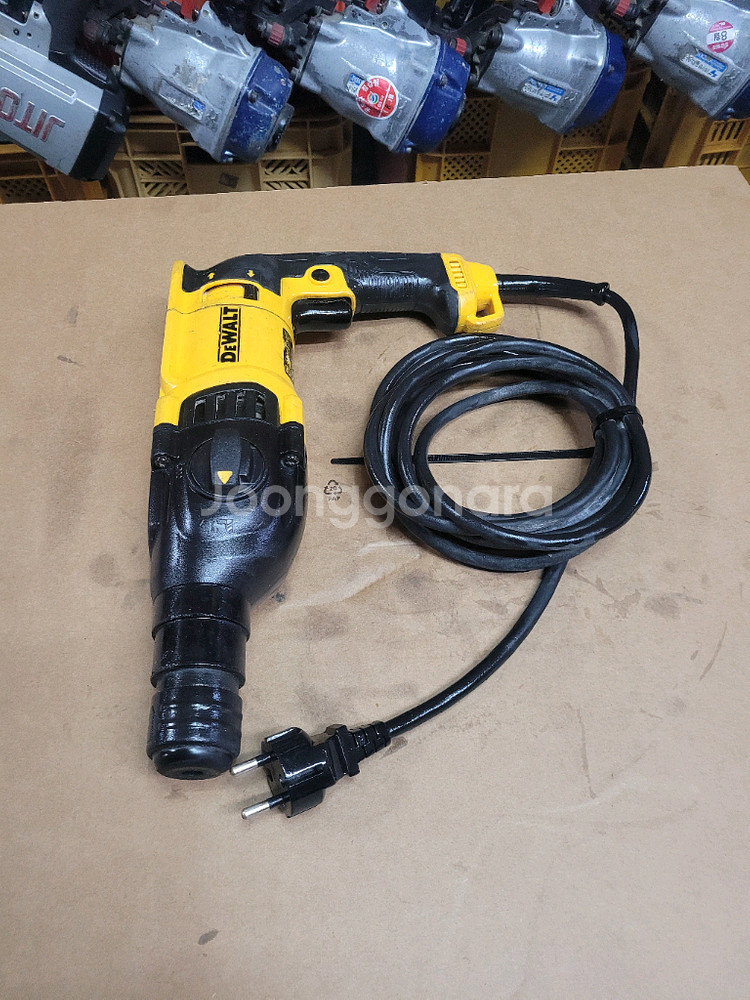 디월트함마드릴 D25132 앙카드릴 로타리함마드릴--1