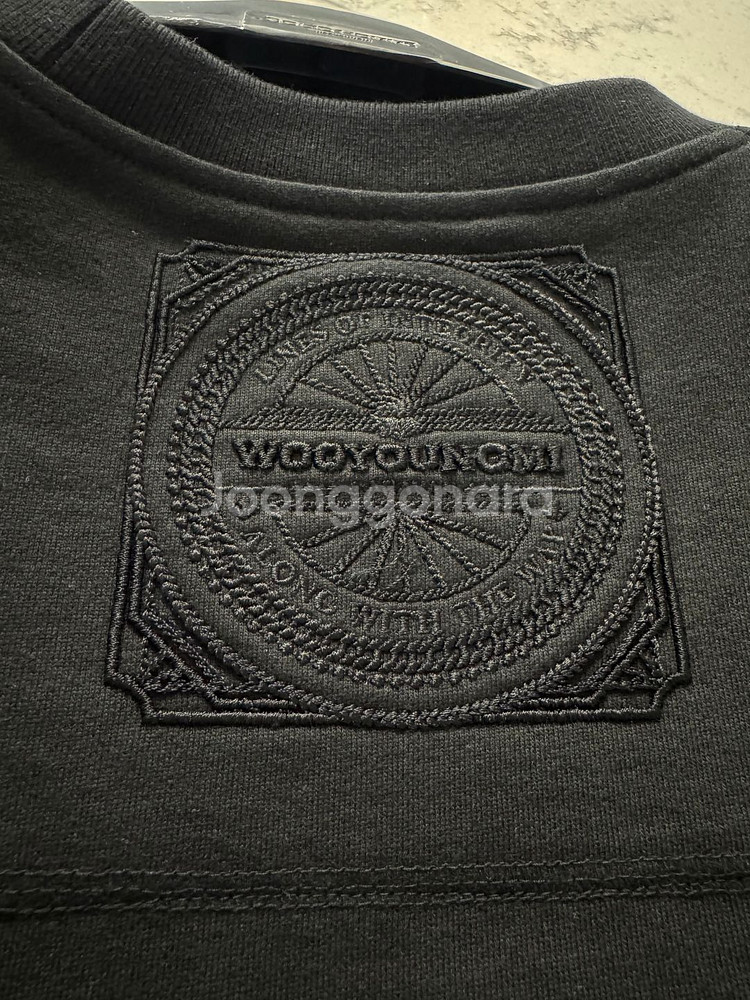 [새제품] 우영미 25fw 블랙 자수 라벨 맨투맨 48--6