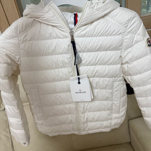 (새상품) 몽클레어 키즈 후드 패딩 화이트10y