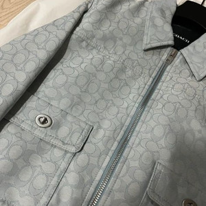 여자 코치 시그니처 패턴 자켓