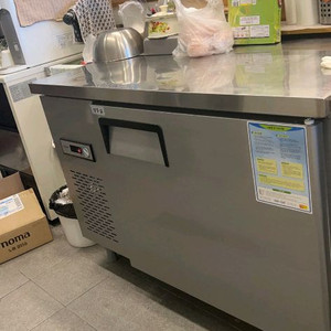 우성 테이블냉동고 CWS-124FT(직냉 작업대 냉동고)