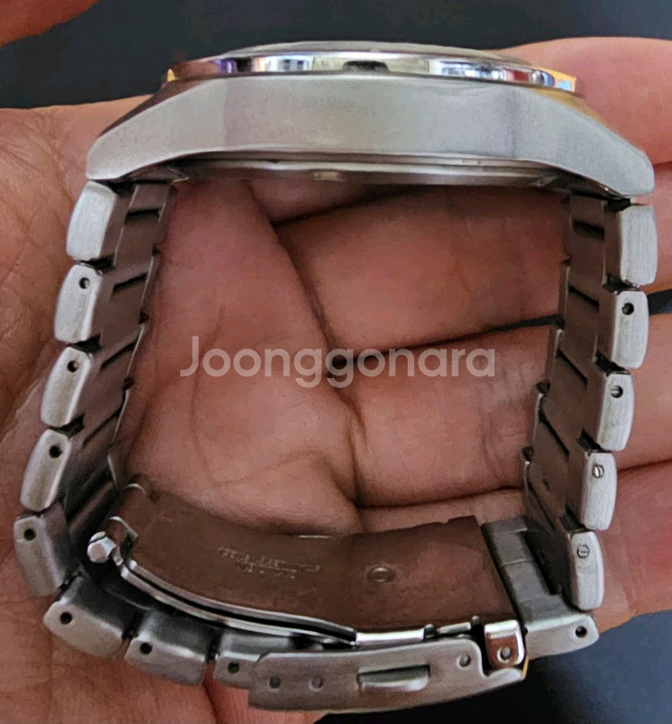 시티즌 에코드라이브 aw-1810-85l--4