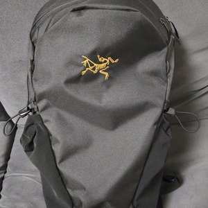 아크테릭스 맨티스 16 백팩 블랙