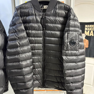 CP컴퍼니 경량패딩