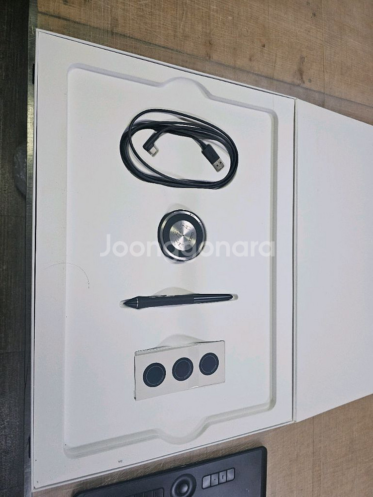 와콤 인튜어스 프로 PTH-860 wacom intros pro PTH-860판매합니다--1